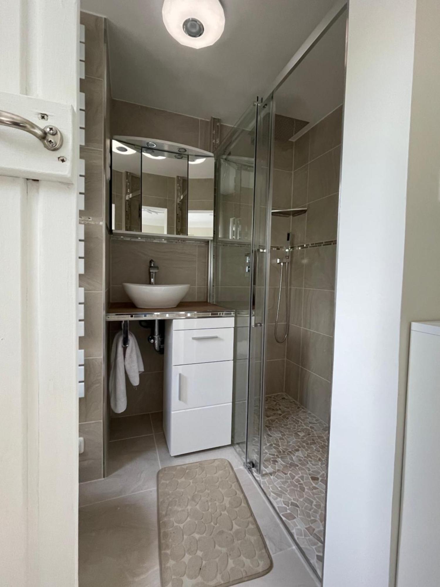 Homestay Of Rent - Mit Bad In 12km Bis Frankfurt Zentrum *